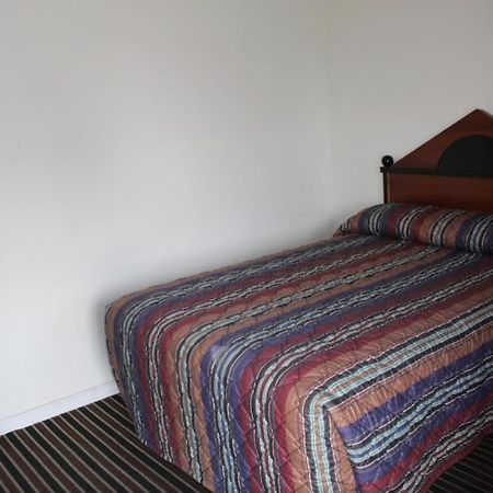 Economy Inn Augusta Bagian luar foto