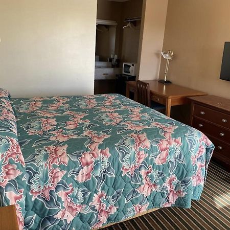 Economy Inn Augusta Bagian luar foto