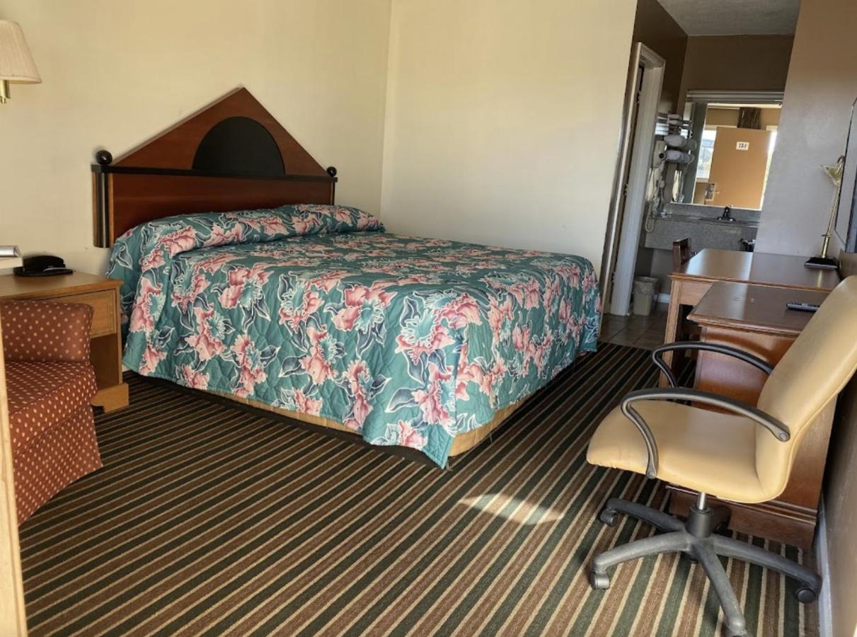 Economy Inn Augusta Bagian luar foto